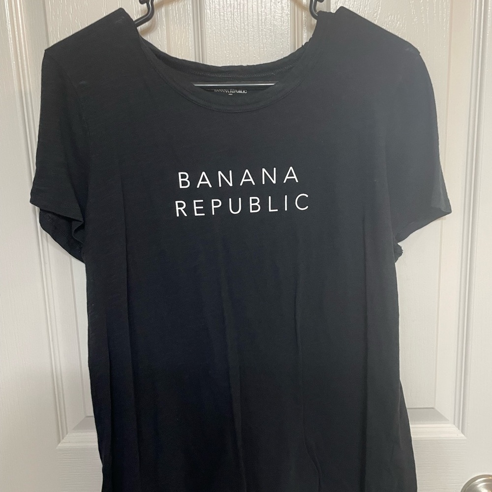 Black tee